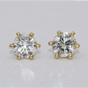 Diamond Solitaire Stud Earrings in 14K Yellow Gold